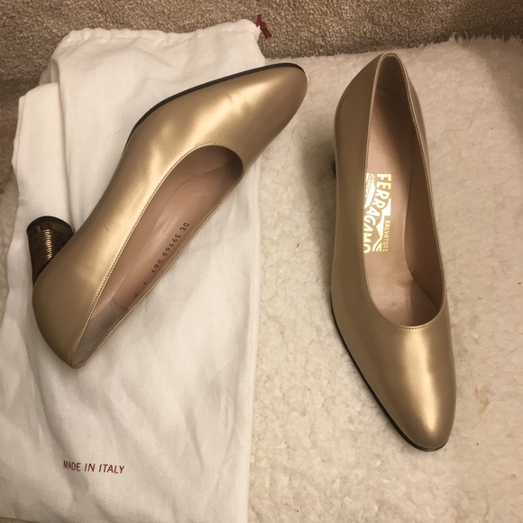 Salvatore Ferragaamo light gold size 7b shoes - Picture 7 of 7